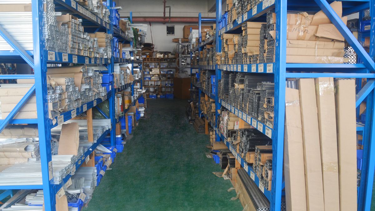 Profiles, rods and long parts